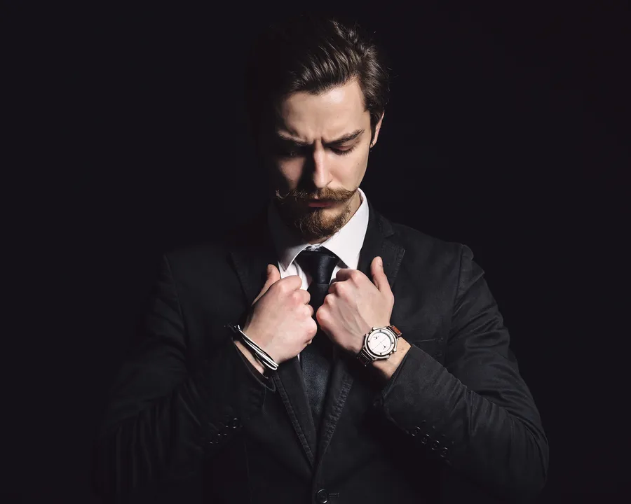 picture-elegant-young-fashion-man